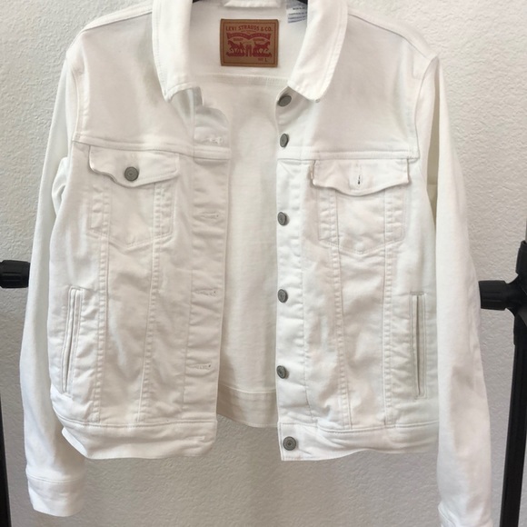 Levi's Jackets & Blazers - Levi’s white stretch jean jacket size large⚪️🤍🎂